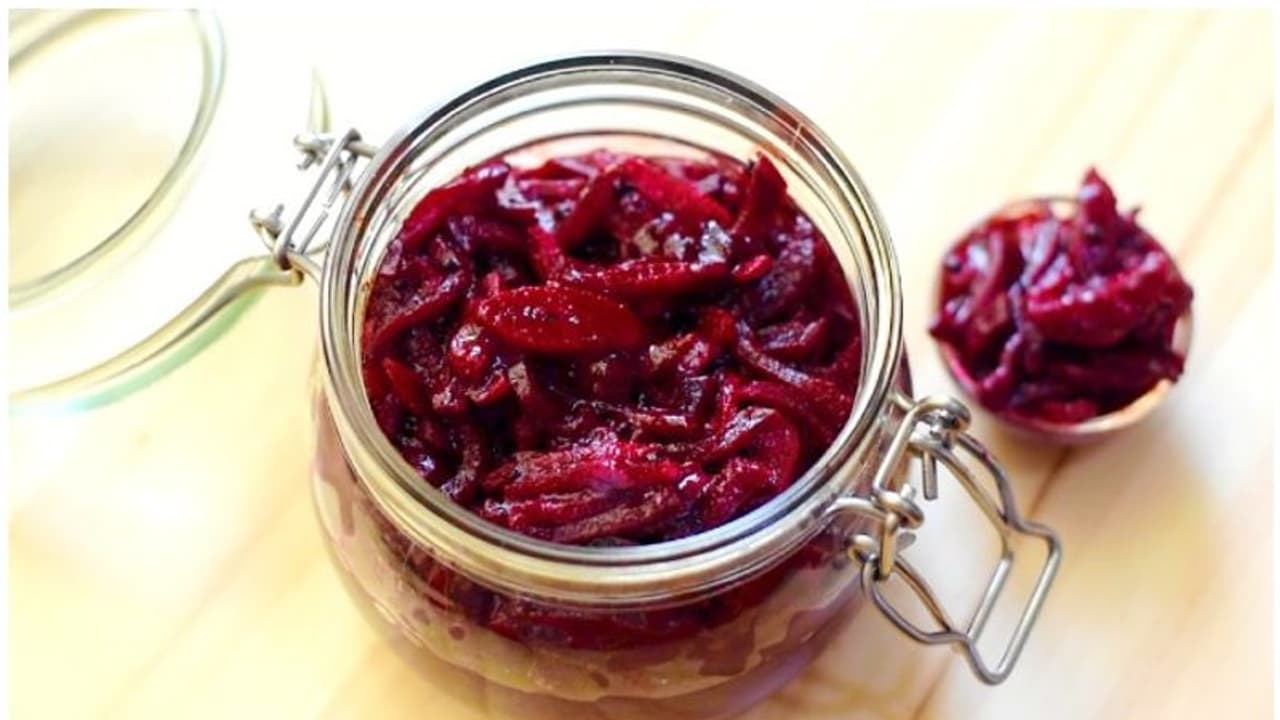 വീട്ടിൽ ബീറ്റ്റൂട്ട് ഉണ്ടാവില്ലേ, കിടിലൻ ഒരു അച്ചാർ ഉണ്ടാക്കിയാലോ... വീട്ടിൽ ബീറ്റ്റൂട്ട് ഉണ്ടാവില്ലേ, കിടിലൻ ഒരു അച്ചാർ ഉണ്ടാക്കിയാലോ...