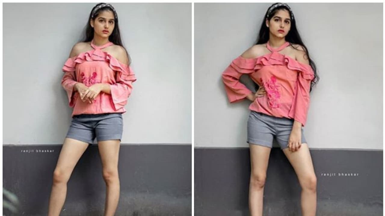 'എന്നെ ഓര്ത്ത് ആശങ്കപ്പെടേണ്ട', വിമര്ശകര്ക്ക് മറുപടിയുമായി വീണ്ടും ഫോട്ടോ ഷെയര് ചെയ്ത് അനശ്വര രാജൻ 'എന്നെ ഓര്ത്ത് ആശങ്കപ്പെടേണ്ട', വിമര്ശകര്ക്ക് മറുപടിയുമായി വീണ്ടും ഫോട്ടോ ഷെയര് ചെയ്ത് അനശ്വര രാജൻ