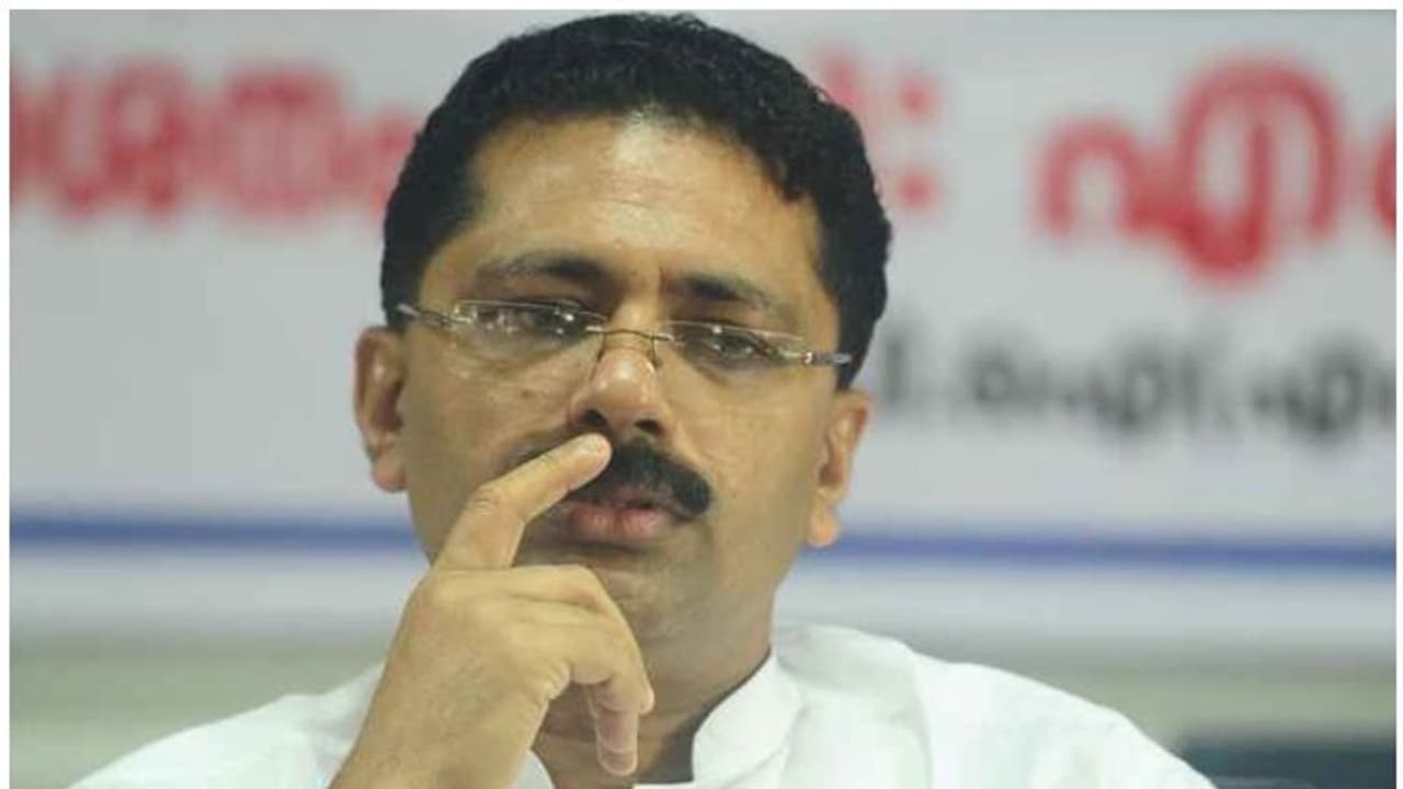 മൗനം വെടിയാതെ ജലീല്, 'വര്ക്ക് ഫ്രം ഹോമിലെന്ന്' വിശദീകരണം, സംരക്ഷിക്കാൻ സിപിഎം മൗനം വെടിയാതെ ജലീല്, 'വര്ക്ക് ഫ്രം ഹോമിലെന്ന്' വിശദീകരണം, സംരക്ഷിക്കാൻ സിപിഎം