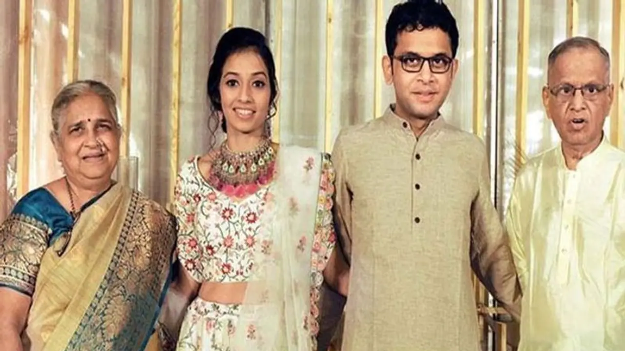 అత్తగారి హోదాలో ఇన్ఫోసిస్ సుధామూర్తి.. కోడలిని ఎలా చూసుకుంటారో తెలుసా? అత్తగారి హోదాలో ఇన్ఫోసిస్ సుధామూర్తి.. కోడలిని ఎలా చూసుకుంటారో తెలుసా?