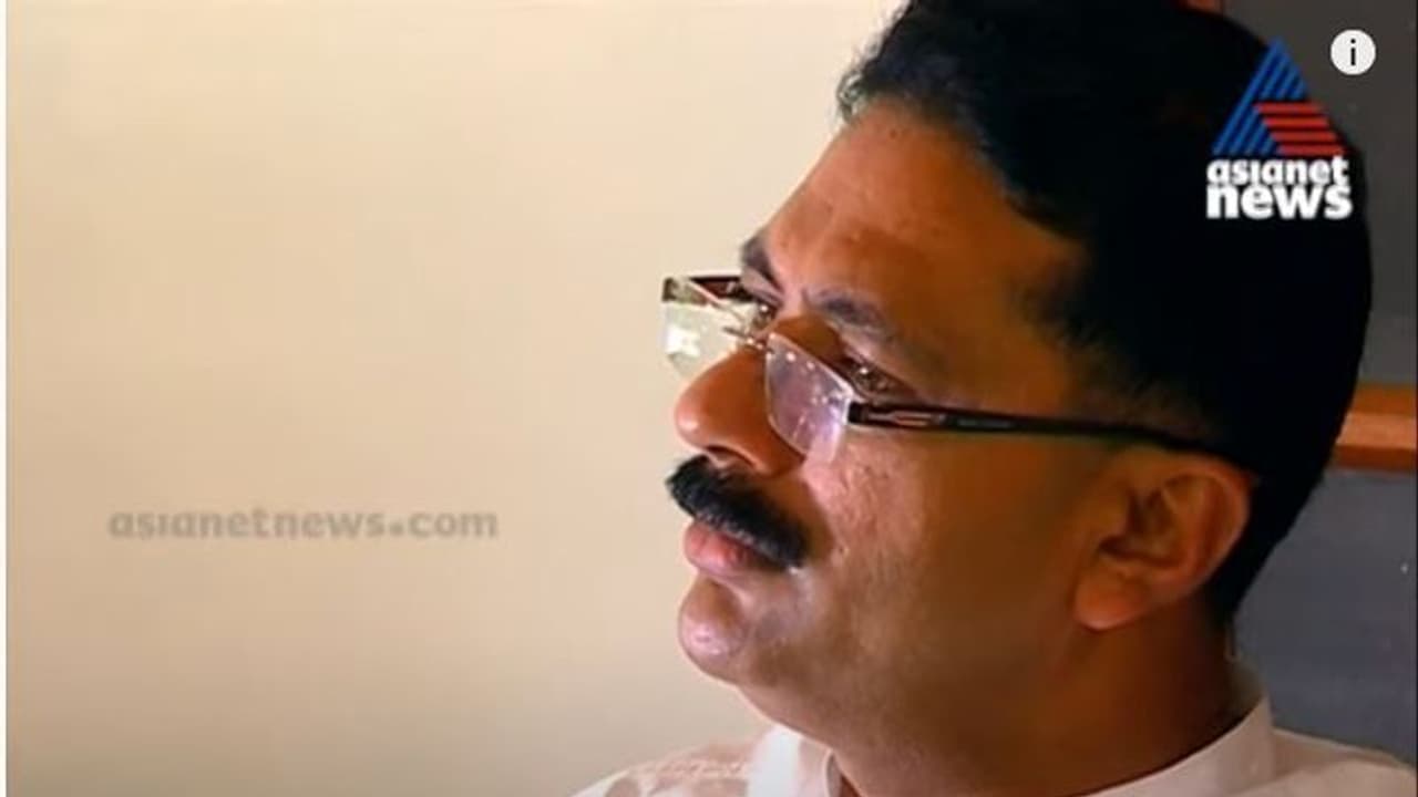 പത്തൊമ്പതര സെന്റിൽ വീട്, ഒരു തരി സ്വര്ണമില്ല; സ്വത്ത് വിവരം ഇഡിക്ക് നൽകി കെടി ജലീൽ പത്തൊമ്പതര സെന്റിൽ വീട്, ഒരു തരി സ്വര്ണമില്ല; സ്വത്ത് വിവരം ഇഡിക്ക് നൽകി കെടി ജലീൽ