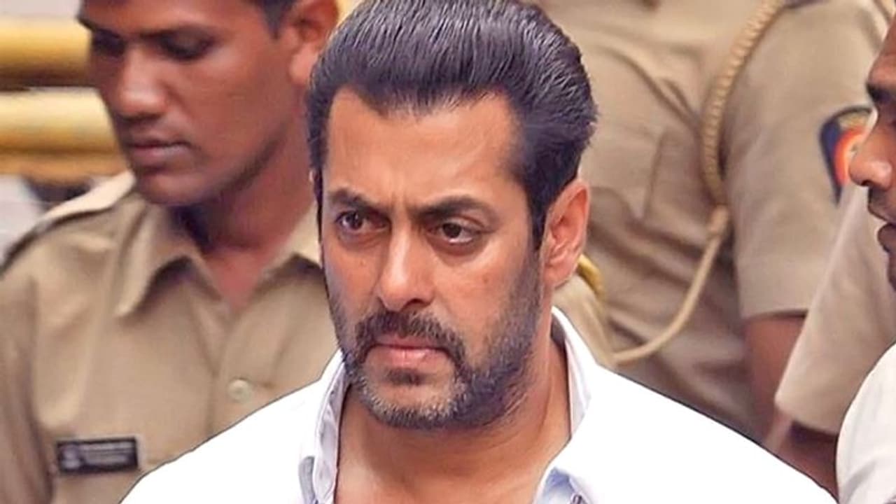 काला हिरण शिकार मामले में 28 सितंबर को सलमान खान की पेशी, फिलहाल जमानत पर बाहर है एक्टर काला हिरण शिकार मामले में 28 सितंबर को सलमान खान की पेशी, फिलहाल जमानत पर बाहर है एक्टर