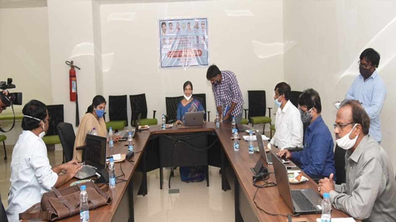 కరోనా నుండి రక్షణ... కార్మిక శాఖ ఉద్యోగులకు అమెరికా వైద్యం కరోనా నుండి రక్షణ... కార్మిక శాఖ ఉద్యోగులకు అమెరికా వైద్యం