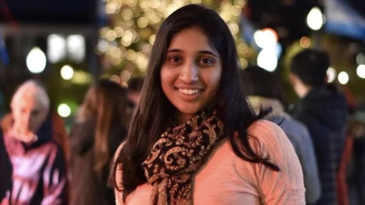 സെല്ഫി എടുക്കുന്നതിനിടെ വെള്ളച്ചാട്ടത്തില് വീണ് ഇന്ത്യക്കാരിക്ക് അമേരിക്കയില് ദാരുണാന്ത്യം സെല്ഫി എടുക്കുന്നതിനിടെ വെള്ളച്ചാട്ടത്തില് വീണ് ഇന്ത്യക്കാരിക്ക് അമേരിക്കയില് ദാരുണാന്ത്യം