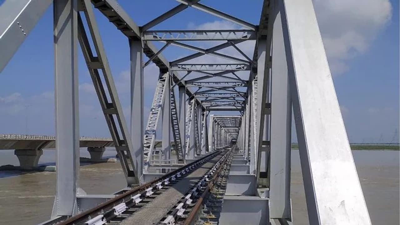 ভোটের আগে ৮৫ বছর পর বিহারের স্বপ্নপূরণ, দেশবাসীকে কোশি রেল মহাসেতু উপহার প্রধানমন্ত্রীর ভোটের আগে ৮৫ বছর পর বিহারের স্বপ্নপূরণ, দেশবাসীকে কোশি রেল মহাসেতু উপহার প্রধানমন্ত্রীর