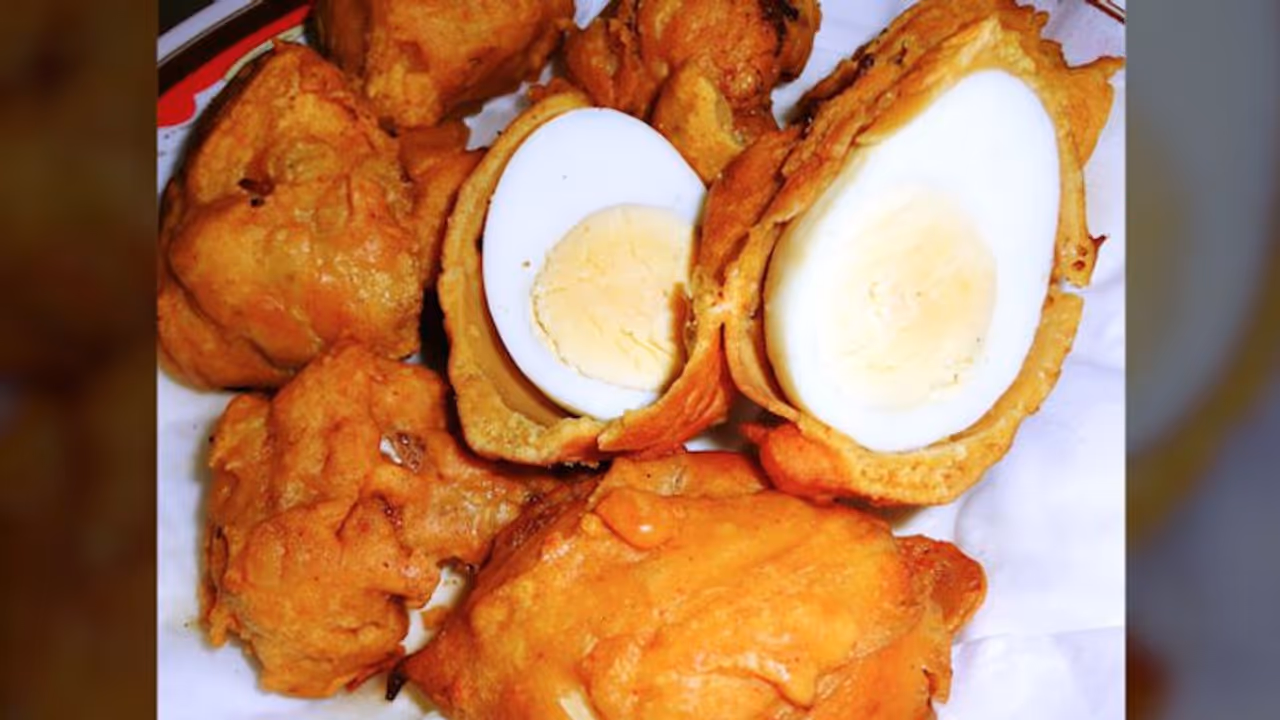 10 நிமிடத்தில் டீக்கு சுடசுட முட்டை போண்டா.. இப்படி செஞ்சி பாருங்க!! 10 நிமிடத்தில் டீக்கு சுடசுட முட்டை போண்டா.. இப்படி செஞ்சி பாருங்க!!