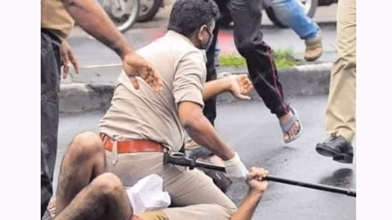 Kerala police does a ‘George Floyd’ on a protester; social media exposes the hypocrisy