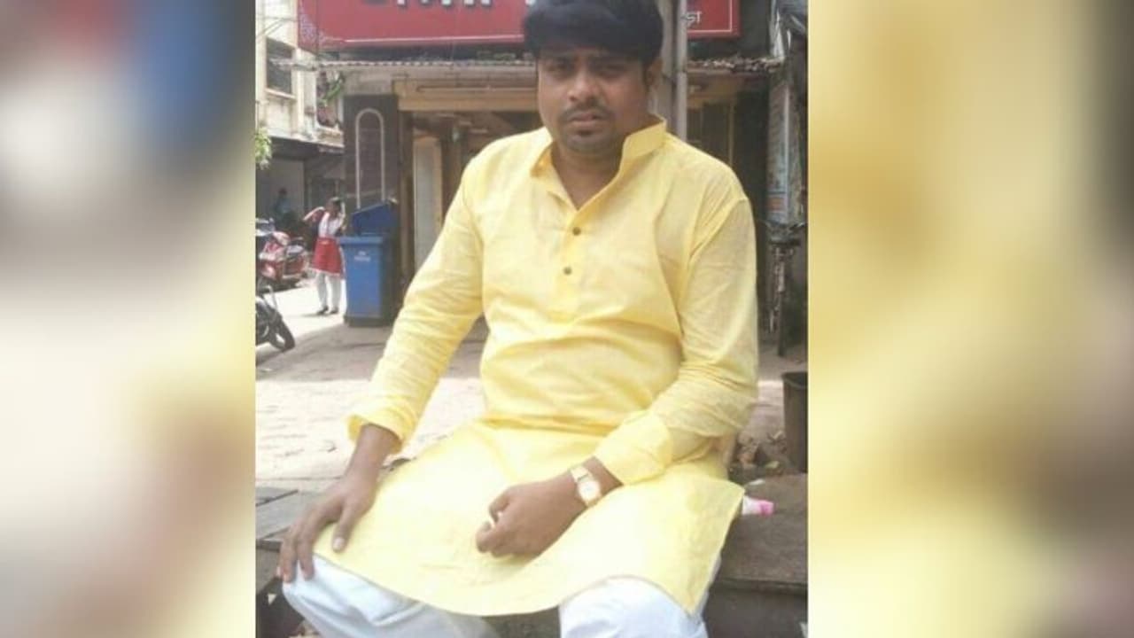 দু'দিন ধরে নিখোঁজ, তৃণমূলের প্রাক্তন ছাত্রনেতার দেহ মিলল গঙ্গায় দু'দিন ধরে নিখোঁজ, তৃণমূলের প্রাক্তন ছাত্রনেতার দেহ মিলল গঙ্গায়