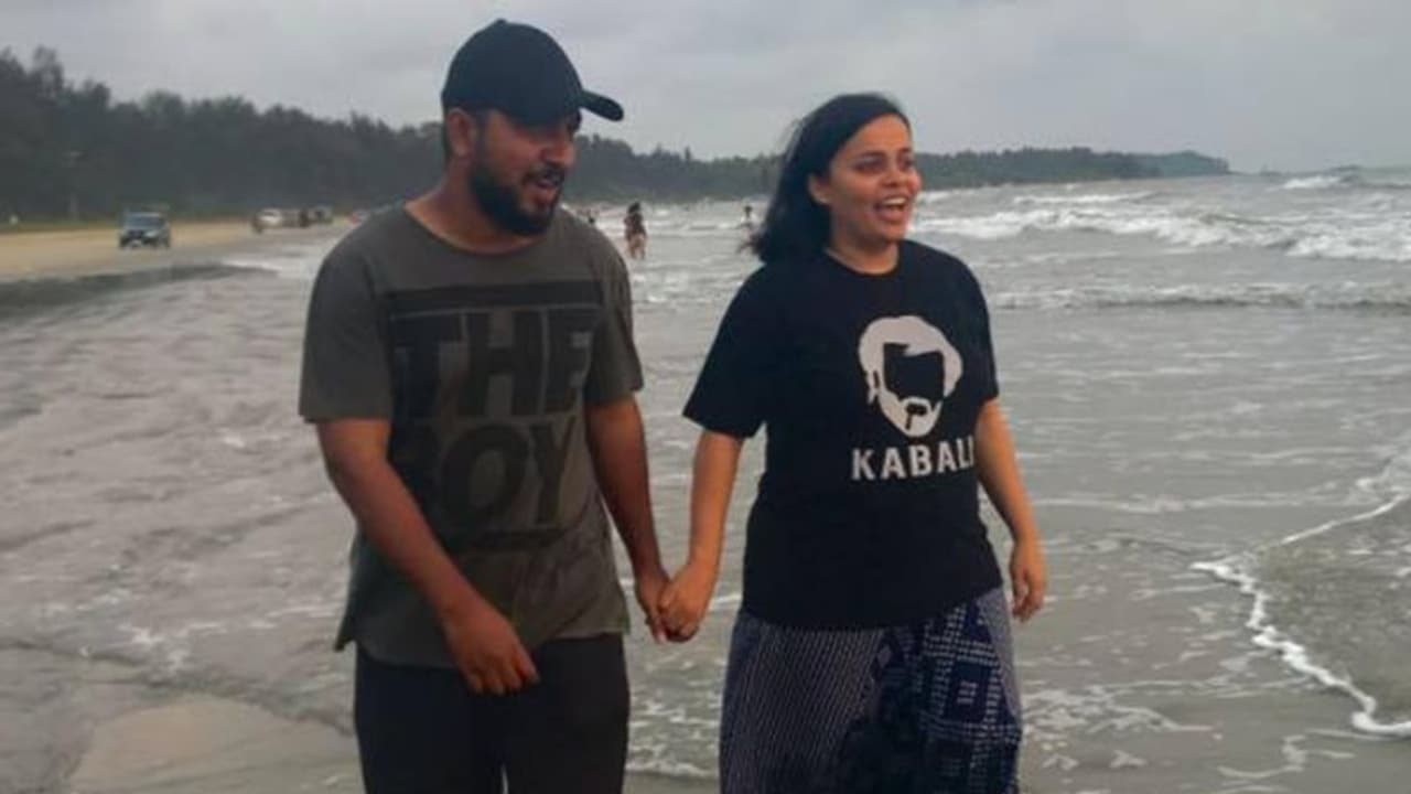 വിനീത് ശ്രീനിവാസന് ആദ്യമായി സംഗീത സംവിധായകനാവുന്നു; പാടുന്നത് ഭാര്യ ദിവ്യ വിനീത് ശ്രീനിവാസന് ആദ്യമായി സംഗീത സംവിധായകനാവുന്നു; പാടുന്നത് ഭാര്യ ദിവ്യ