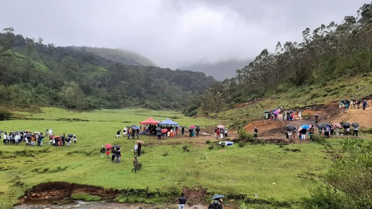 ಶಿರಸಿ: ಮತ್ತಿಘಟ್ಟದ ಕೆಳಗಿನ ಕೇರಿಯಲ್ಲಿ ದಿಢೀರ್‌ ಭೂಕುಸಿತ, ಆತಂಕದಲ್ಲಿ ಜನತೆ