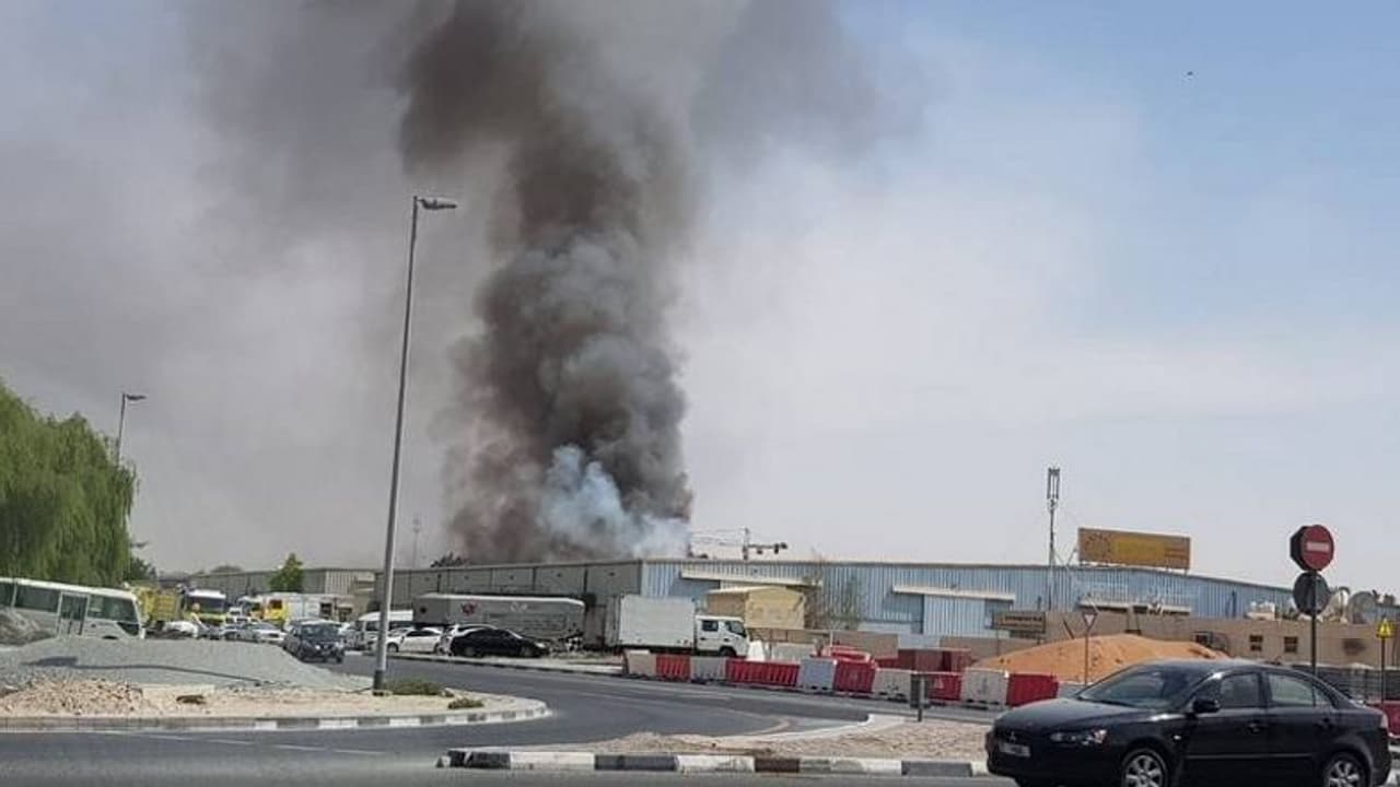 ദുബൈ ഇന്ഡസ്ട്രിയല് ഏരിയയില് തീപ്പിടുത്തം വീഡിയോ ദുബൈ ഇന്ഡസ്ട്രിയല് ഏരിയയില് തീപ്പിടുത്തം വീഡിയോ