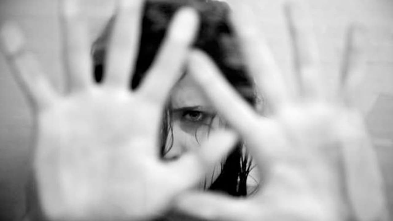 கல்லூரியில் நடத்த பயங்கரம்.. மயக்க ஸ்பிரே அடித்து மாணவி பலாத்காரம்.. ஊழியரை அலேக்கா தூக்கிய போலீஸ்..! கல்லூரியில் நடத்த பயங்கரம்.. மயக்க ஸ்பிரே அடித்து மாணவி பலாத்காரம்.. ஊழியரை அலேக்கா தூக்கிய போலீஸ்..!