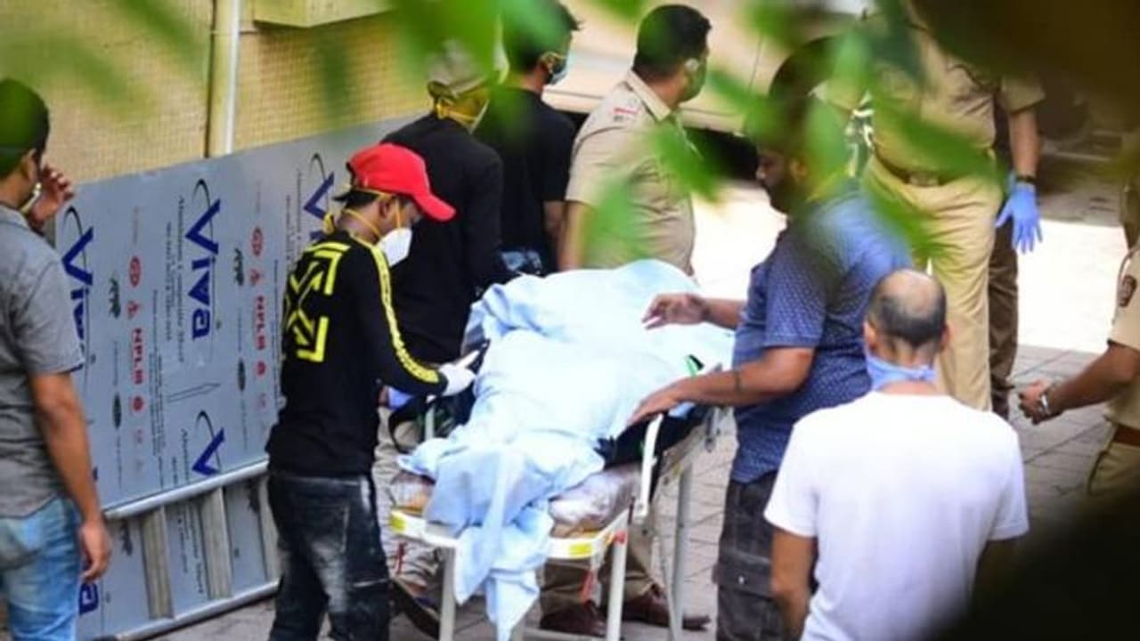 सुशांत केस में एम्स के डॉक्टर्स कर सकते हैं बड़ा खुलासा, कहा बिना किसी संदेह कन्क्लूजन देंगे सुशांत केस में एम्स के डॉक्टर्स कर सकते हैं बड़ा खुलासा, कहा बिना किसी संदेह कन्क्लूजन देंगे