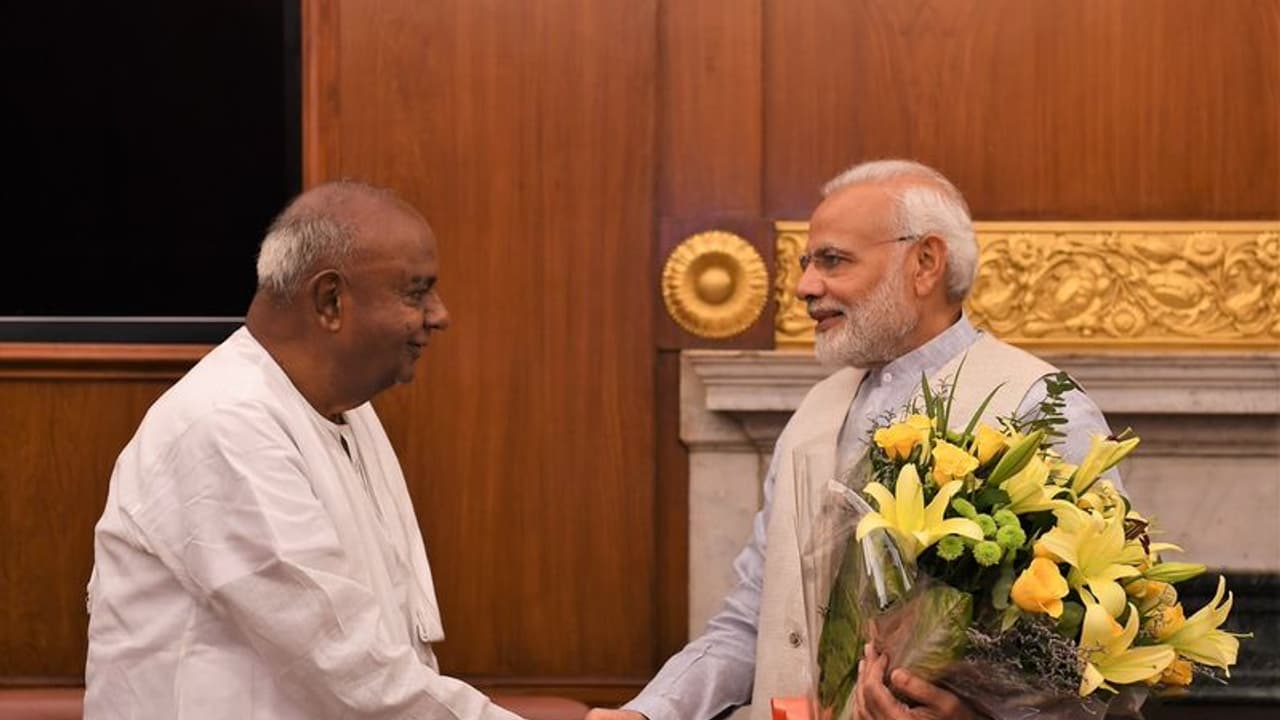 Happy Birthday PM Modi: Former PM Deve Gowda, K’taka CM Yediyurappa extend birthday greetings Happy Birthday PM Modi: Former PM Deve Gowda, K’taka CM Yediyurappa extend birthday greetings