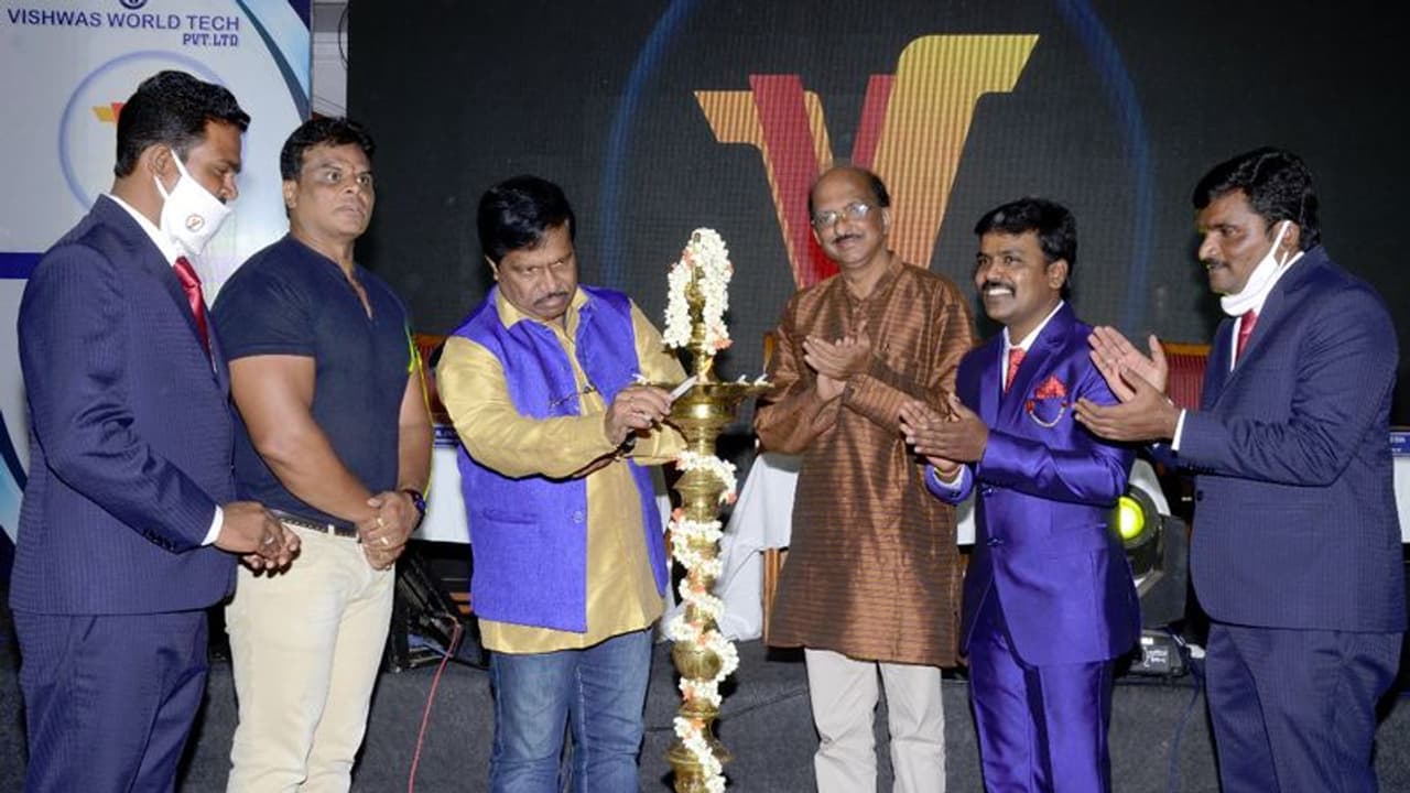 ವೋಕಲ್ ಫಾರ್ ಲೋಕಲ್: ವಿ ಪೇ ಆ್ಯಪ್ ಹಾಗೂ ವಿ ಕಾರ್ಡ್ ಲಾಂಚ್!