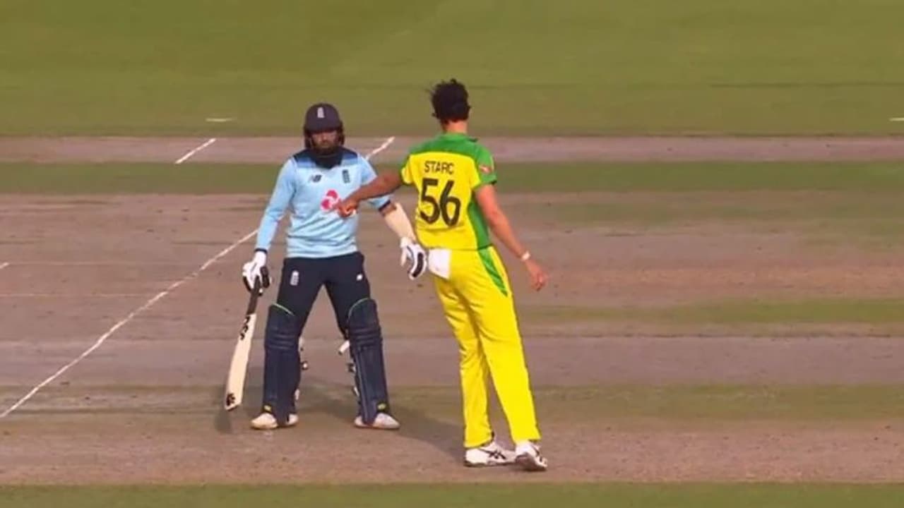 ஒழுங்கா மரியாதையா கிரீஸுக்குள்ள நில்லு.. அடில் ரஷீத்தை செம கெத்தா மிரட்டிய மிட்செல் ஸ்டார்க்.. வைரல் வீடியோ ஒழுங்கா மரியாதையா கிரீஸுக்குள்ள நில்லு.. அடில் ரஷீத்தை செம கெத்தா மிரட்டிய மிட்செல் ஸ்டார்க்.. வைரல் வீடியோ