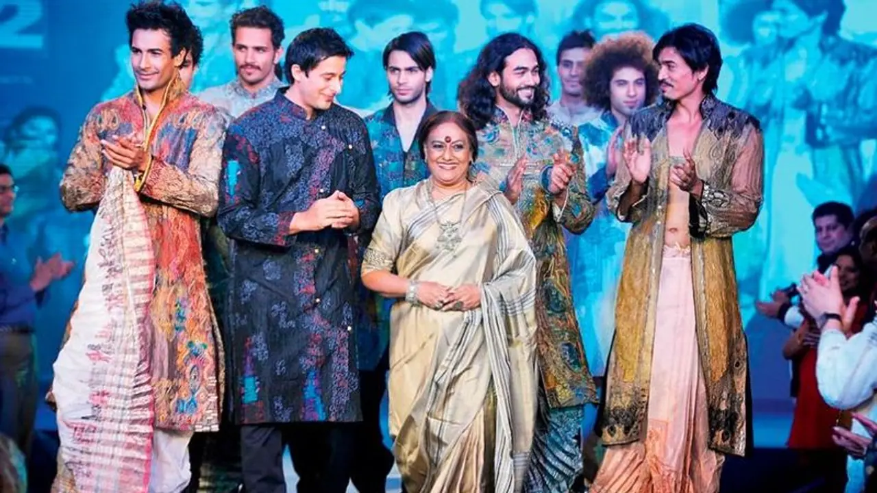 প্রথম প্রদর্শনীতে একটি পোশাকও বিকোয়নি, পরবর্তীতে তিনি হয়ে ওঠেন পুরুষ ফ্যাশেনিস্তা শর্বরী প্রথম প্রদর্শনীতে একটি পোশাকও বিকোয়নি, পরবর্তীতে তিনি হয়ে ওঠেন পুরুষ ফ্যাশেনিস্তা শর্বরী