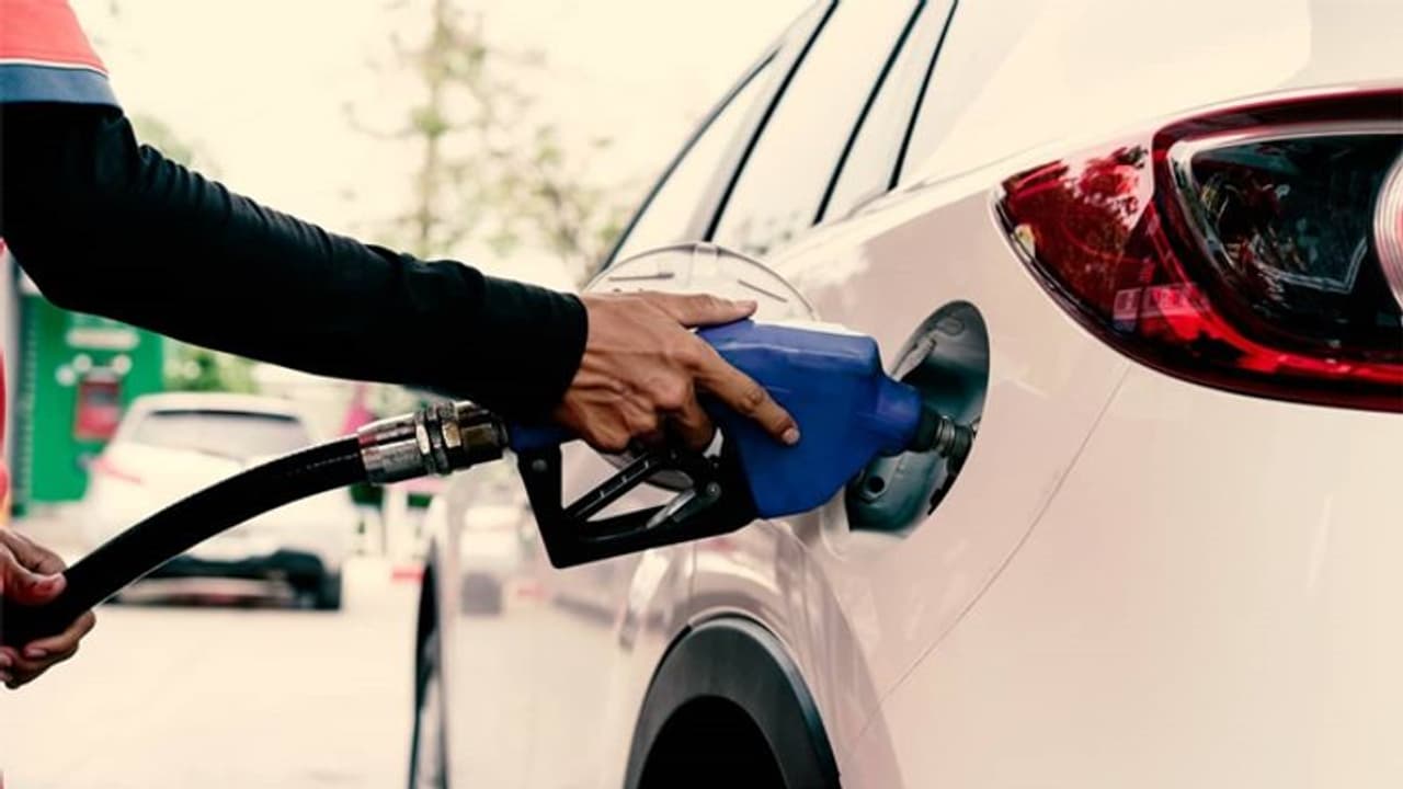 2 ತಿಂಗಳ ಬಳಿಕ ಮೊದಲ ಬಾರಿಗೆ ಪೆಟ್ರೋಲ್, ಡೀಸೆಲ್ ಬೆಲೆ ಏರಿಕೆ!