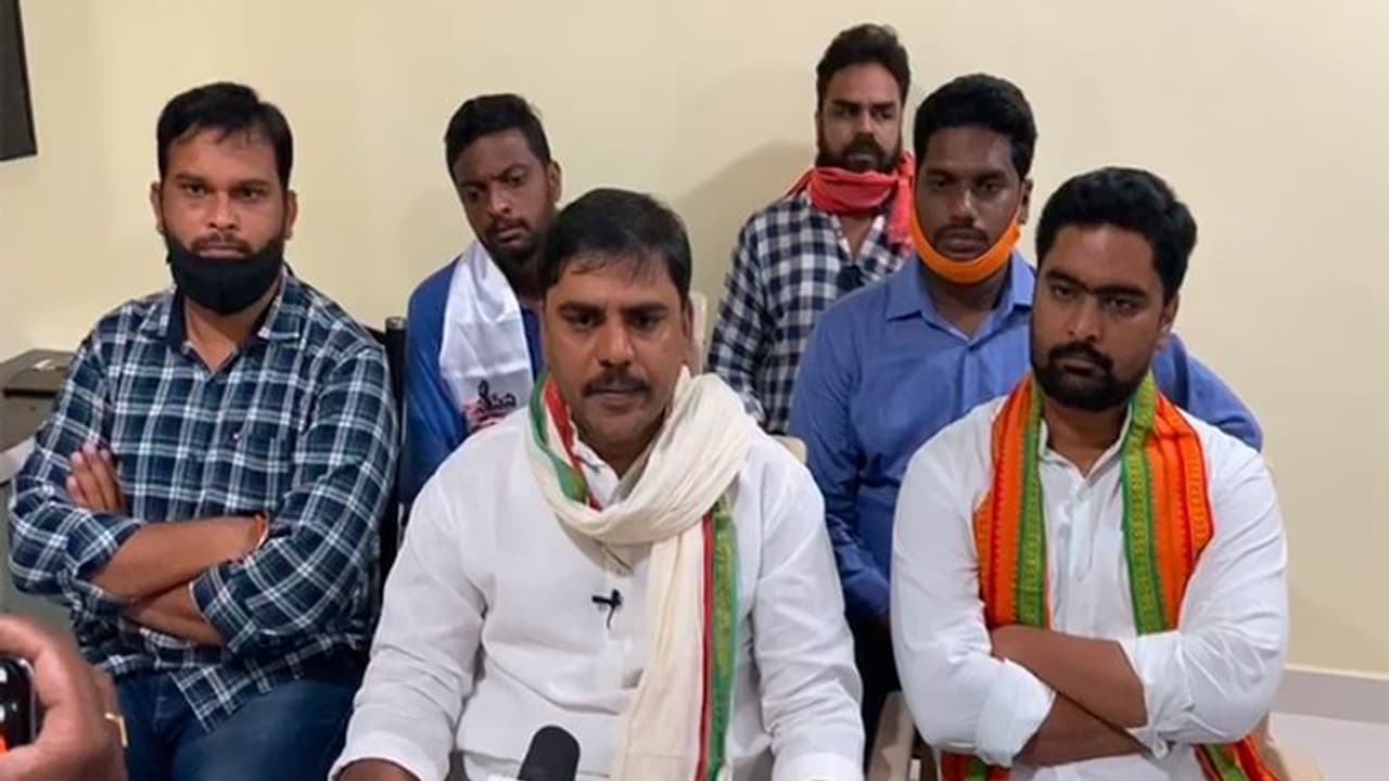 అంతర్వేది ఘటన ఆ మతాల కుట్రేనని అనుమానం: బిజెపి ప్రధాన కార్యదర్శి సంచలనం (వీడియో) అంతర్వేది ఘటన ఆ మతాల కుట్రేనని అనుమానం: బిజెపి ప్రధాన కార్యదర్శి సంచలనం (వీడియో)