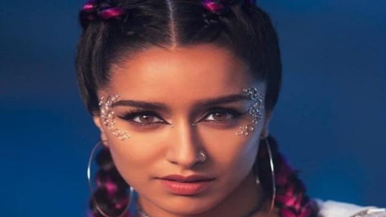 అతిలోక సుందరి నటించిన `నాగిని` పాత్రలో ప్రభాస్ హీరోయిన్ అతిలోక సుందరి నటించిన `నాగిని` పాత్రలో ప్రభాస్ హీరోయిన్