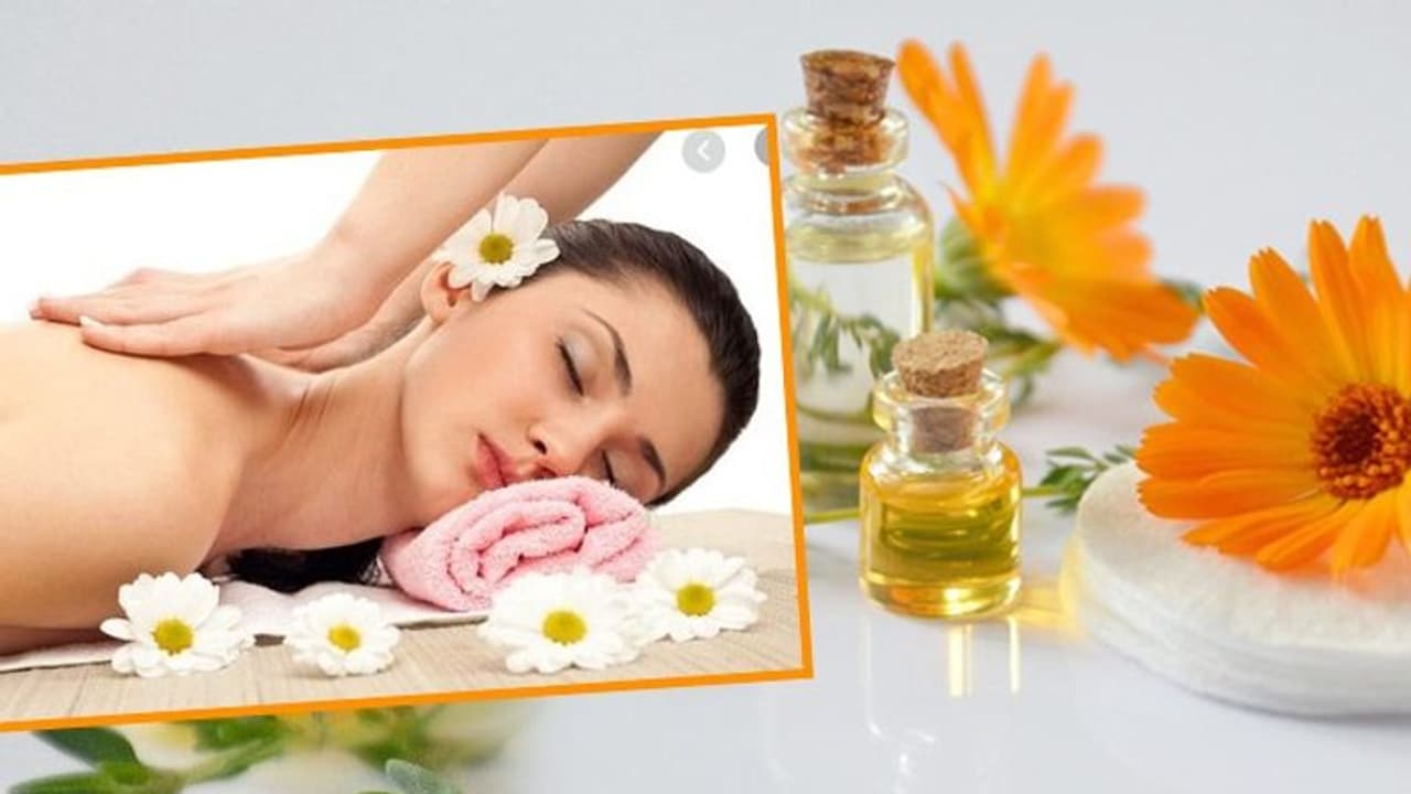 পার্লারে গিয়ে গাদা গাদা টাকা খরচ নয়, পুজোর আগে গ্লোয়িং ত্বক পেতে বাড়িতেই করুন ন্যাচারাল 'স্পা' পার্লারে গিয়ে গাদা গাদা টাকা খরচ নয়, পুজোর আগে গ্লোয়িং ত্বক পেতে বাড়িতেই করুন ন্যাচারাল 'স্পা'