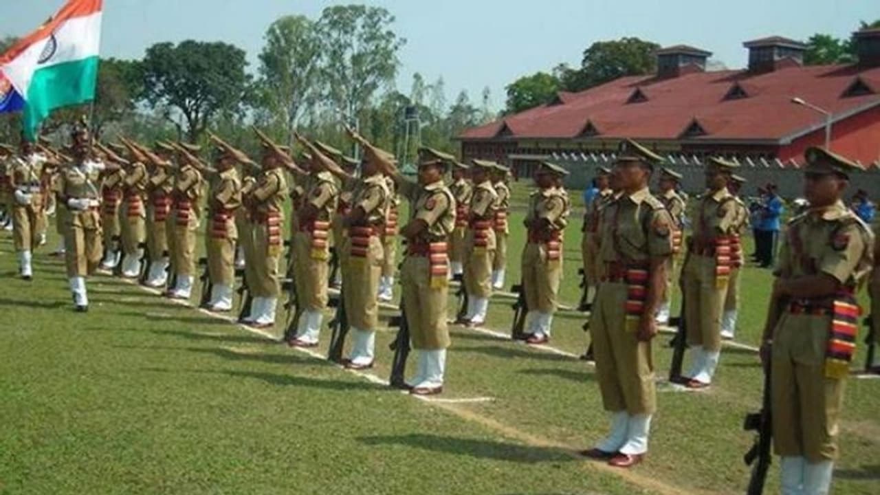 కానిస్టేబుళ్లు, జైలు వార్డెన్, ఫైర్‌మెన్‌ పోస్టులకు నోటిఫికేషన్ విడుదల..