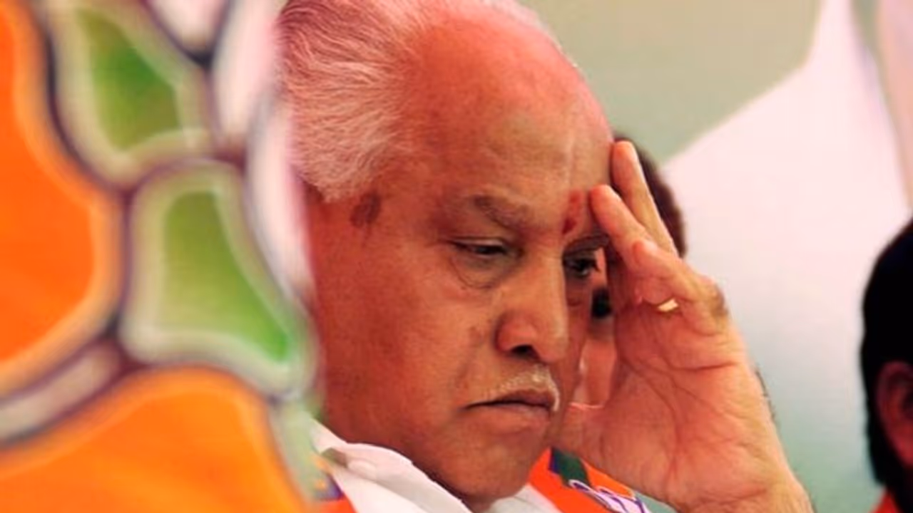 স্টিং অপারেশনে দেখা গিয়েছে ছেলেকে ঘুষ নিতে, ইয়েদুরাপ্পার পদত্যাগের দাবিতে এবার আসরে নামল কংগ্রেস স্টিং অপারেশনে দেখা গিয়েছে ছেলেকে ঘুষ নিতে, ইয়েদুরাপ্পার পদত্যাগের দাবিতে এবার আসরে নামল কংগ্রেস