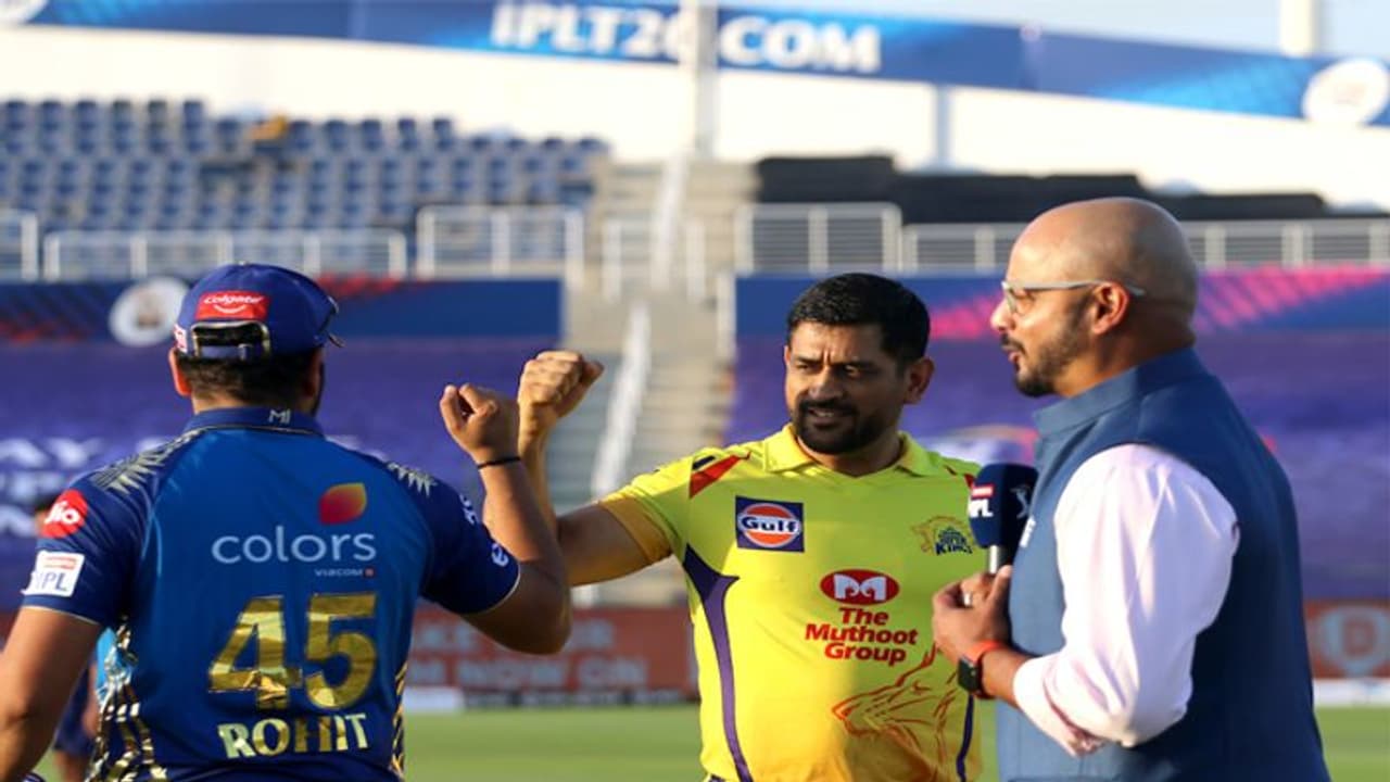 CSK vs MI: న్యూ లుక్లో కనిపించిన ధోనీ... పిల్లిగడ్డంతో CSK vs MI: న్యూ లుక్లో కనిపించిన ధోనీ... పిల్లిగడ్డంతో