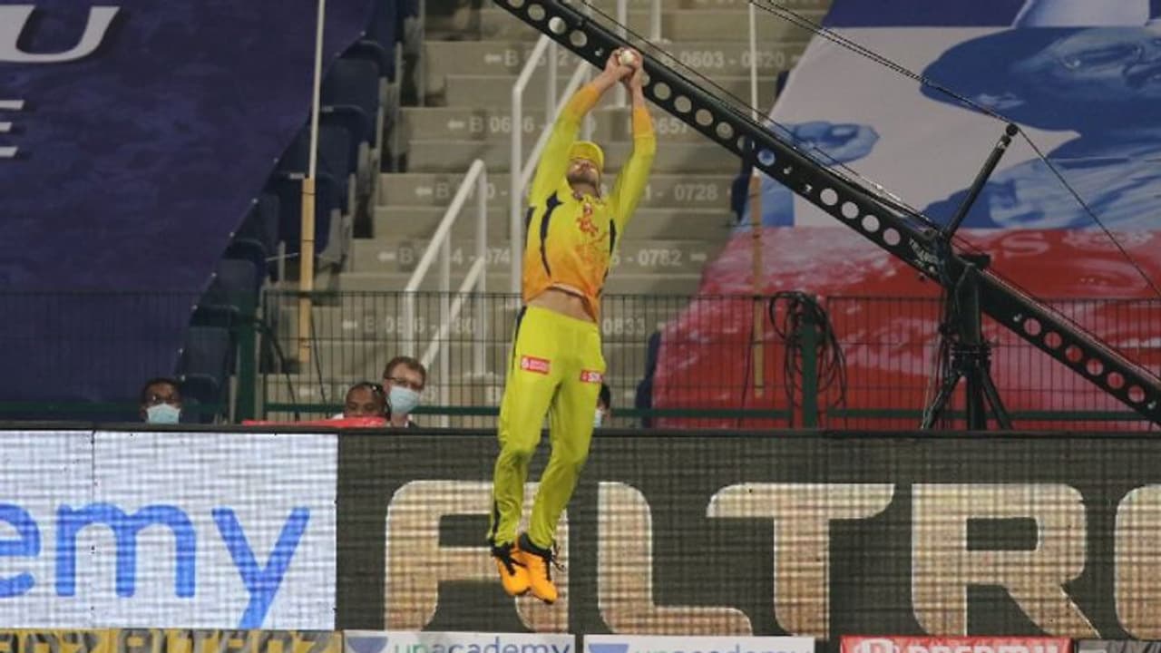 CSK vs MI: మ్యాచ్ను మలుపు తిప్పింది ఆ క్యాచులే... CSK vs MI: మ్యాచ్ను మలుపు తిప్పింది ఆ క్యాచులే...