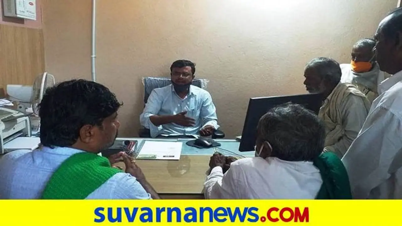 ಯಾದಗಿರಿ: ವಿಧವಾ ವೇತನವೂ ರೈತರ ಸಾಲದ ಖಾತೆಗೆ ಜಮೆ ಯಾದಗಿರಿ: ವಿಧವಾ ವೇತನವೂ ರೈತರ ಸಾಲದ ಖಾತೆಗೆ ಜಮೆ