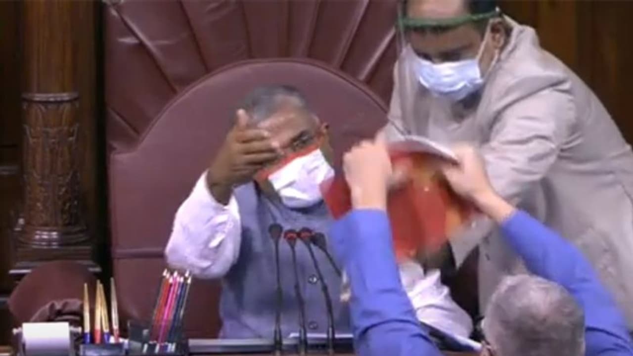 विपक्ष ने राज्यसभा उपसभापति के खिलाफ पेश किया अविश्वास प्रस्ताव, TMC सांसद ने सदन की रूल बुक फाड़ी विपक्ष ने राज्यसभा उपसभापति के खिलाफ पेश किया अविश्वास प्रस्ताव, TMC सांसद ने सदन की रूल बुक फाड़ी
