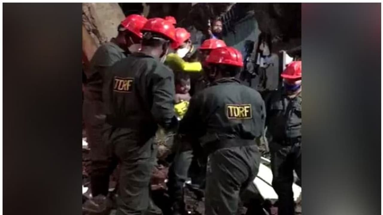 മഹാരാഷ്ട്രയിലെ ഭീവണ്ടിയില് കെട്ടിടം തകര്ന്ന് എട്ട് മരണം; രക്ഷാപ്രവര്ത്തനം തുടരുന്നു മഹാരാഷ്ട്രയിലെ ഭീവണ്ടിയില് കെട്ടിടം തകര്ന്ന് എട്ട് മരണം; രക്ഷാപ്രവര്ത്തനം തുടരുന്നു