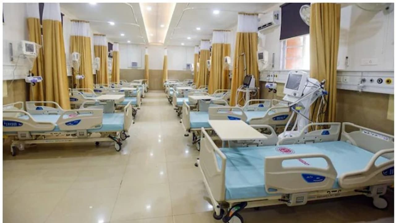 കൊവിഡ് ഐസിയുവിൽ കിടക്ക അനുവദിച്ചു കിട്ടാൻ സ്വാധീനം വേണമെന്ന് സർവേ, നേർവഴിക്ക് ബെഡ് കിട്ടിയത് വെറും 4% പേർക്ക് കൊവിഡ് ഐസിയുവിൽ കിടക്ക അനുവദിച്ചു കിട്ടാൻ സ്വാധീനം വേണമെന്ന് സർവേ, നേർവഴിക്ക് ബെഡ് കിട്ടിയത് വെറും 4% പേർക്ക്