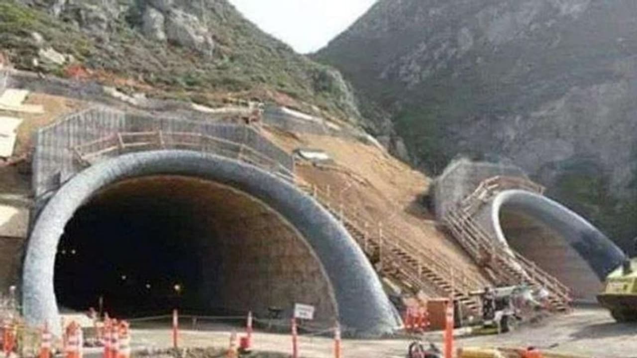पीएम मोदी अक्टूबर में करेंगे दुनिया की सबसे लंबी रोड टनल का उद्घाटन पीएम मोदी अक्टूबर में करेंगे दुनिया की सबसे लंबी रोड टनल का उद्घाटन