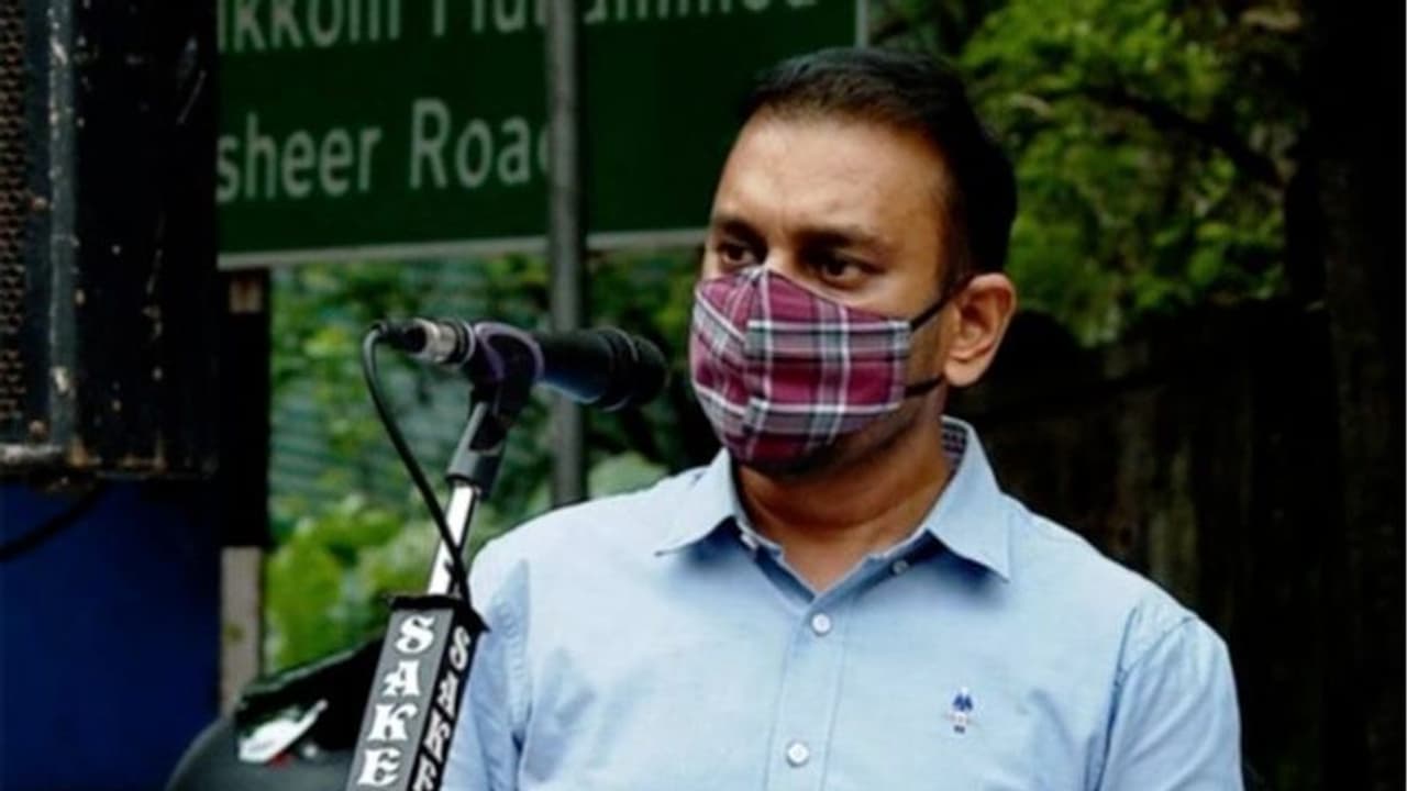 സിപിഎമ്മും ബിജെപിയും സംശയത്തിന്റെ നിഴലിൽ, മുഖ്യമന്ത്രിയും കോടിയേരിയും മാപ്പ് പറയണം: പികെ ഫിറോസ് സിപിഎമ്മും ബിജെപിയും സംശയത്തിന്റെ നിഴലിൽ, മുഖ്യമന്ത്രിയും കോടിയേരിയും മാപ്പ് പറയണം: പികെ ഫിറോസ്