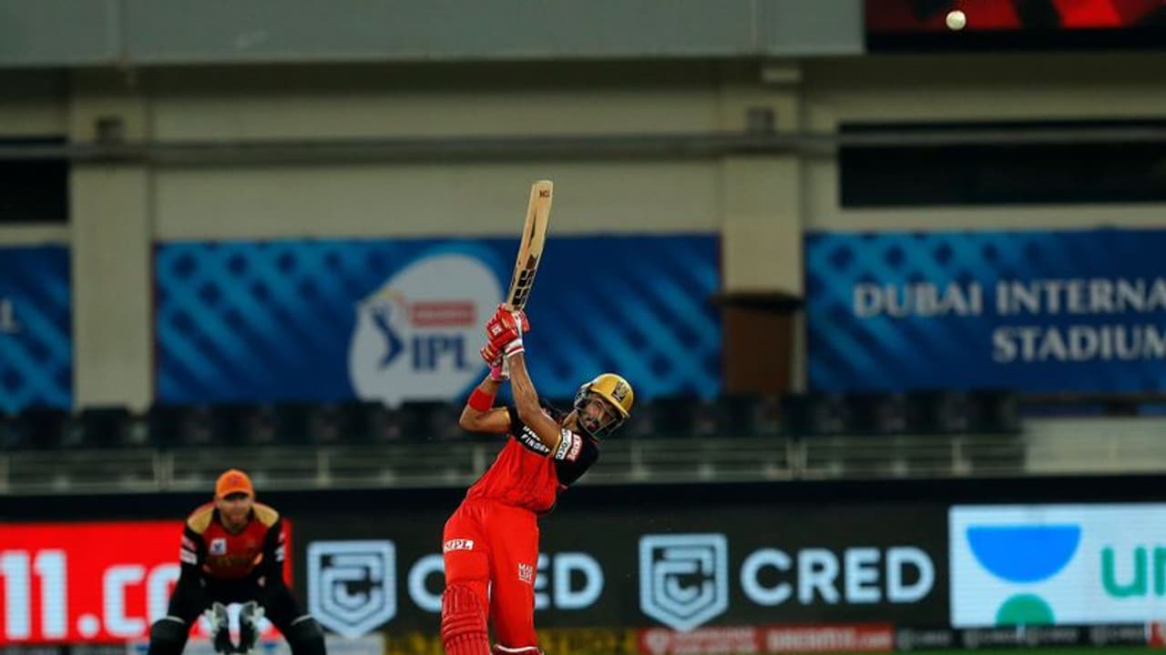 IPL 2020: ಡೆಬ್ಯು ಪಂದ್ಯದಲ್ಲಿ ಕನ್ನಡಿಗ ದೇವದತ್ ದಾಖಲೆಯ ಹಾಫ್ ಸೆಂಚುರಿ!