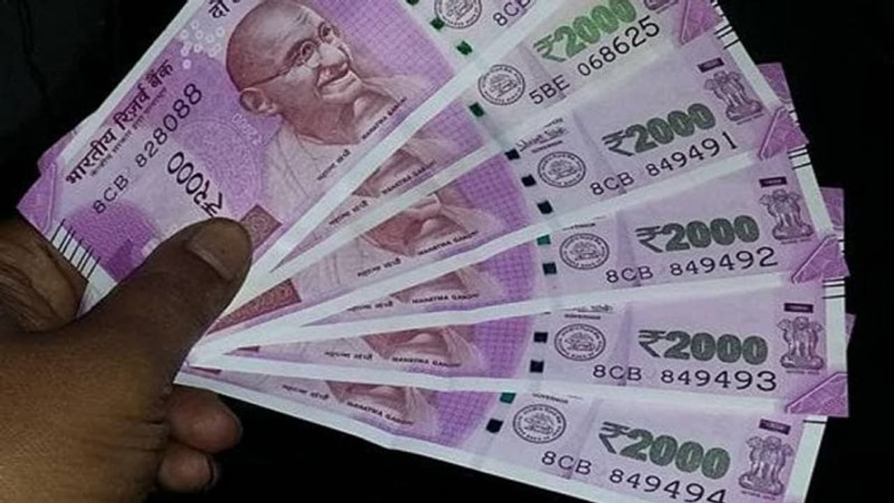 അന്നത്തെ 1 ലക്ഷം ഇന്ന് 2.20 കോടിയായി വളര്ന്നു; ഈ ടാറ്റ ഗ്രൂപ്പ് ഓഹരിയെ അറിയാം അന്നത്തെ 1 ലക്ഷം ഇന്ന് 2.20 കോടിയായി വളര്ന്നു; ഈ ടാറ്റ ഗ്രൂപ്പ് ഓഹരിയെ അറിയാം