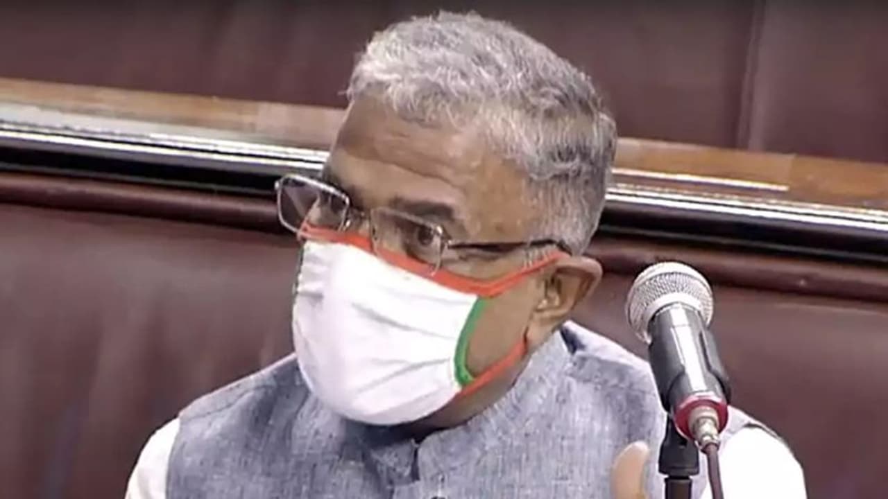 ধর্না তুলে এবার রাজ্যসভার অধিবেশন বয়কটে বিরোধীরা, সৌজন্য বিফল হওয়ায় অনশনে বসলেন হরিবংশ ধর্না তুলে এবার রাজ্যসভার অধিবেশন বয়কটে বিরোধীরা, সৌজন্য বিফল হওয়ায় অনশনে বসলেন হরিবংশ