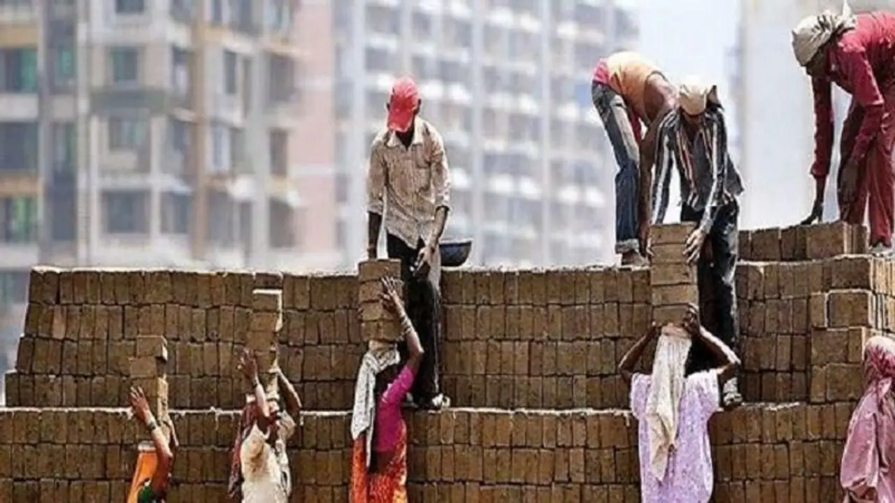 Pradhan Mantri Shram Yogi Maandhan yojana: हर महीने जमा करें 55 रुपया, जीवन भर सरकार देगी 3000 की पेंशन