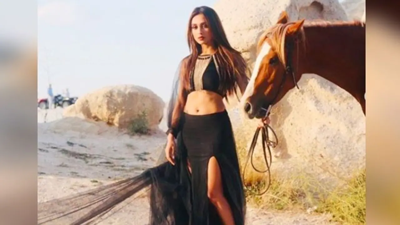 মিমির 'আঞ্জনা'র এক বছর, সন্ধের লাইভ সেশনে থাকছে চমক মিমির 'আঞ্জনা'র এক বছর, সন্ধের লাইভ সেশনে থাকছে চমক