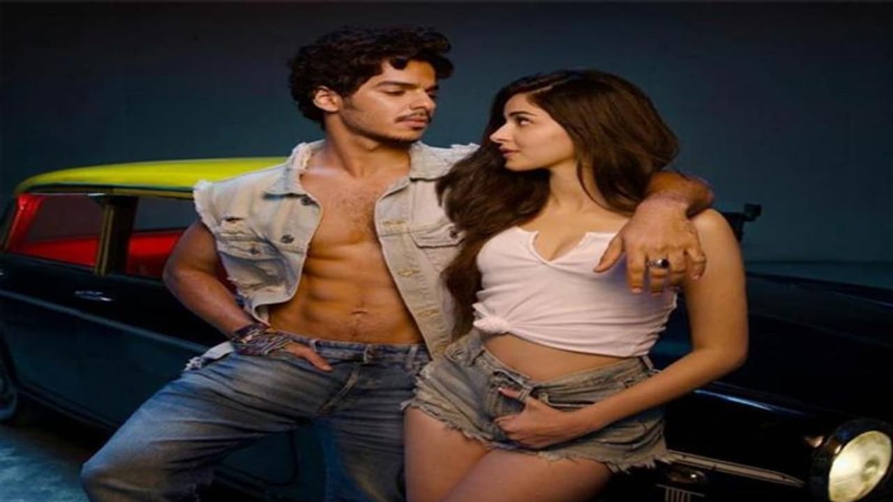 बंबईया मसाले से भरपूर है 'खाली पीली' का ट्रेलर , ईशान और अनन्या की दिखेगी जोड़ी बंबईया मसाले से भरपूर है 'खाली पीली' का ट्रेलर , ईशान और अनन्या की दिखेगी जोड़ी