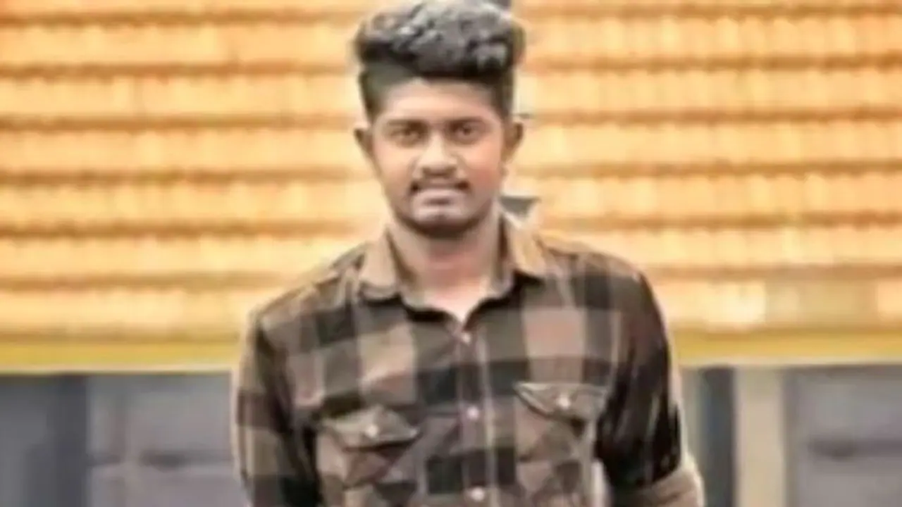 जर्जर घर बेरोजगार बहन का बोझ...लेकिन 300 रु. ने 24 साल के लड़के को बनाया 12 करोड़ का मालिक जर्जर घर बेरोजगार बहन का बोझ...लेकिन 300 रु. ने 24 साल के लड़के को बनाया 12 करोड़ का मालिक