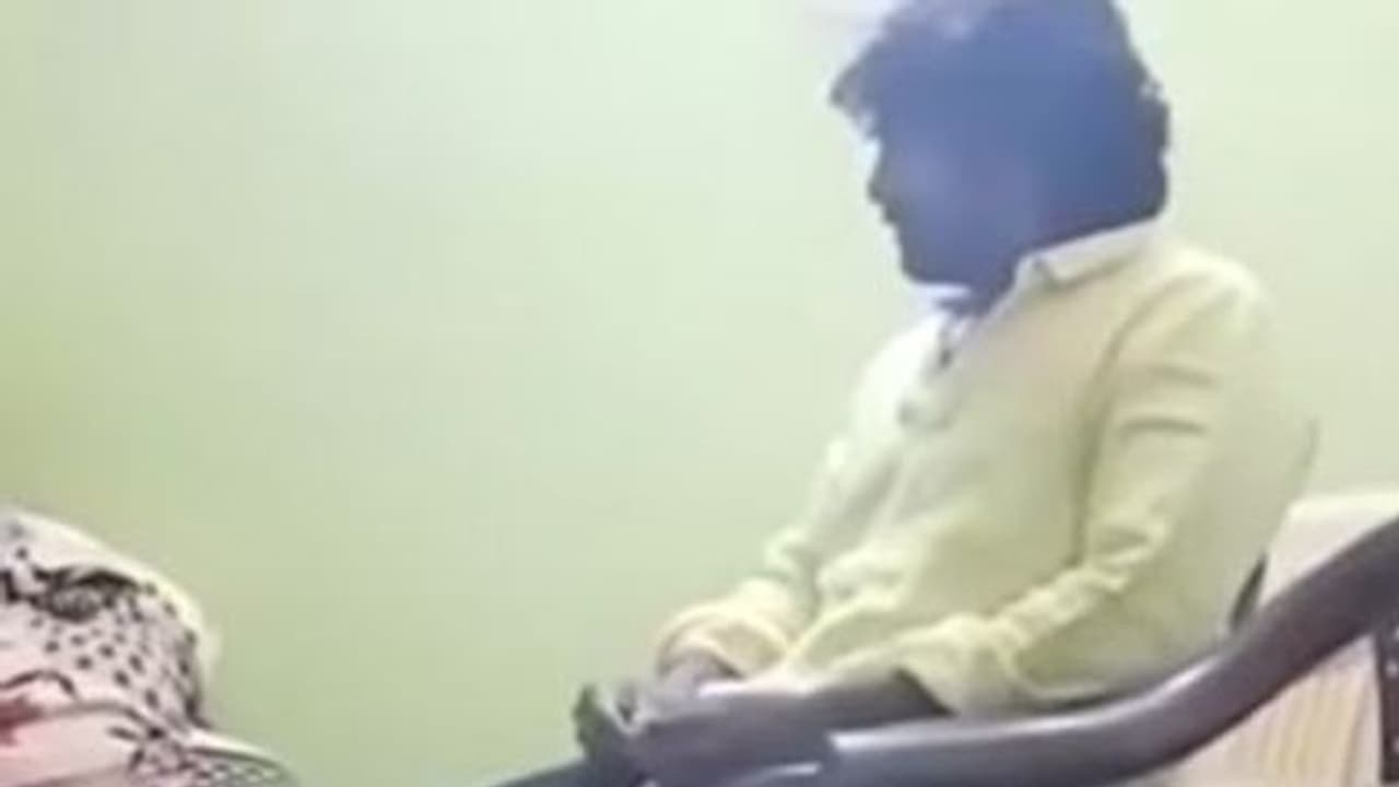 நுரையீரல் பிரச்சனையால் அவதிப்பட்ட ரசிகரின் வீட்டுக்கே சென்ற நயன்தாரா பட ஹீரோ! பின் நடந்த நெகிழ்ச்சி சம்பவம்..