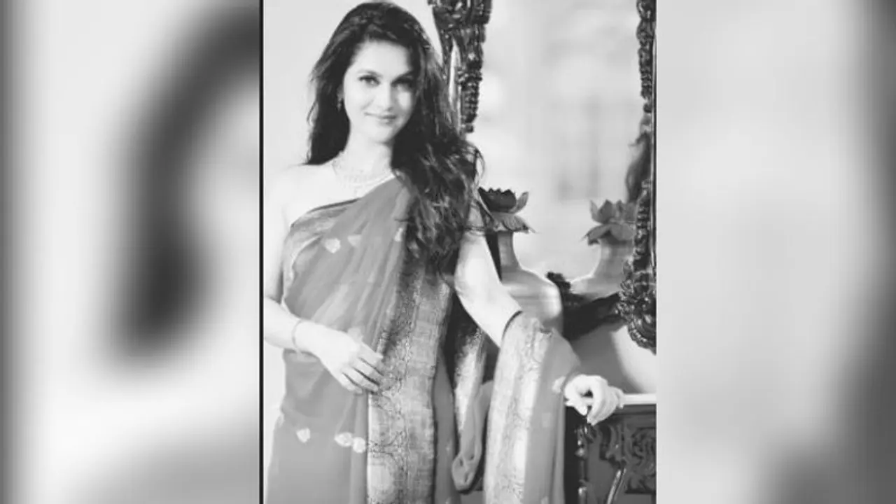 মনোক্রমে ধরা দিলেন মিথিলা, ভাইরাল হলেন বাংলাদেশি সুন্দরী মনোক্রমে ধরা দিলেন মিথিলা, ভাইরাল হলেন বাংলাদেশি সুন্দরী