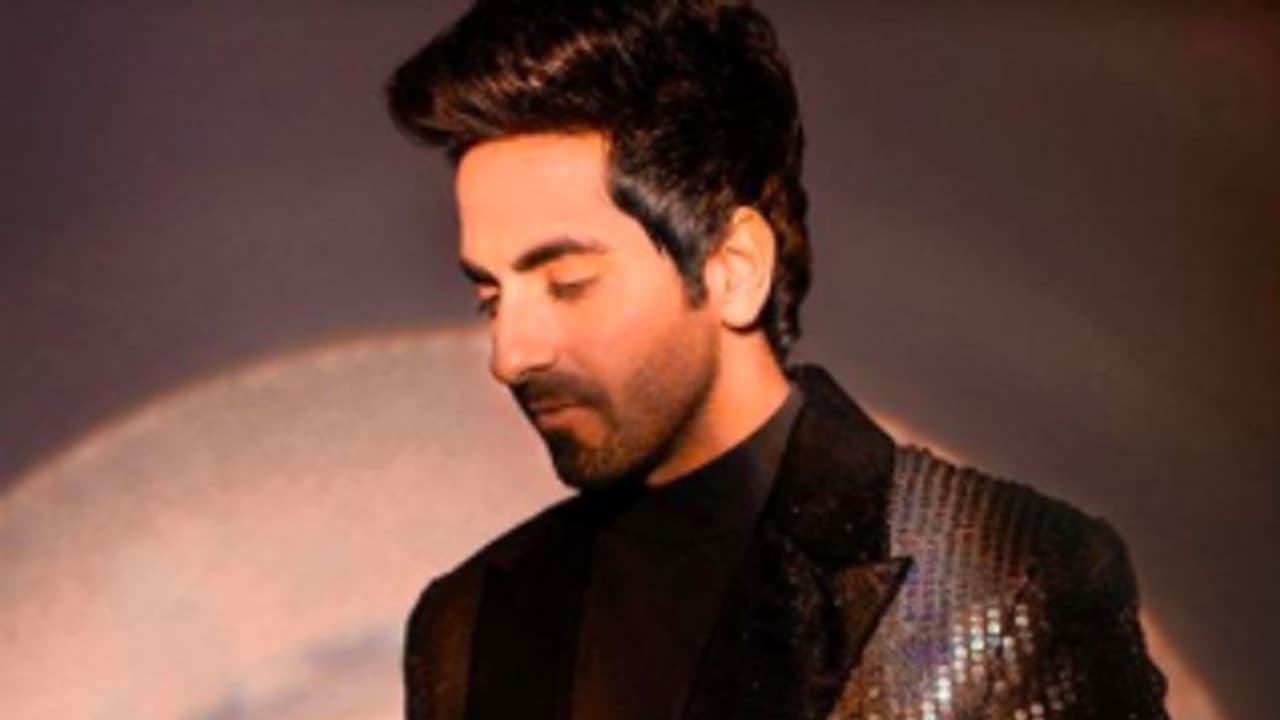 কিশোরের গান এবার আয়ুষ্মানের কণ্ঠে, প্রয়াণ দিবসে শ্রদ্ধাঞ্জলি, ভাইরাল ভিডিও