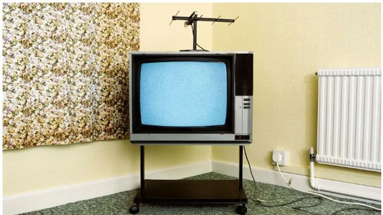 बाबा आदम के जमाने की TV भी बन जाएगी Smart, कमाल का है ये सस्ता जुगाड़ ! बाबा आदम के जमाने की TV भी बन जाएगी Smart, कमाल का है ये सस्ता जुगाड़ !