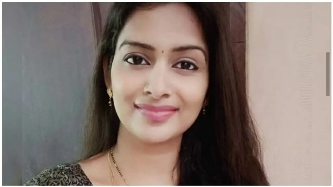 ஆந்திராவில் இருந்து ஆட்டையை போட்ட திமுக... தமிழகத்தில் ஒரு அழகிகூட சிக்கவில்லையா..? ஆந்திராவில் இருந்து ஆட்டையை போட்ட திமுக... தமிழகத்தில் ஒரு அழகிகூட சிக்கவில்லையா..?