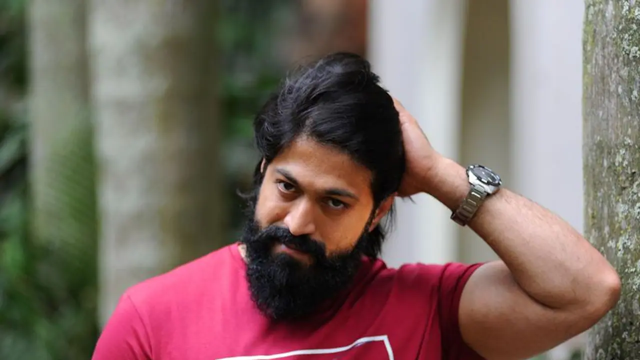 <p>Everyone knows Indian superstar Yash is a phenomenal actor but very few people how he started his journey and how he became the face of the Kannada film industry and now a Pan India Star.</p>
<p>Everyone knows Indian superstar Yash is a phenomenal actor but very few people how he started his journey and how he became the face of the Kannada film industry and now a Pan India Star.</p>