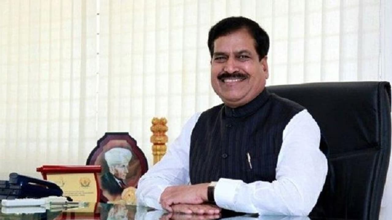 கொரோனா தொற்றால் மத்திய இணை அமைச்சர் மரணம்.! அதிர்ச்சியில் பிரதமர் மோடி..!