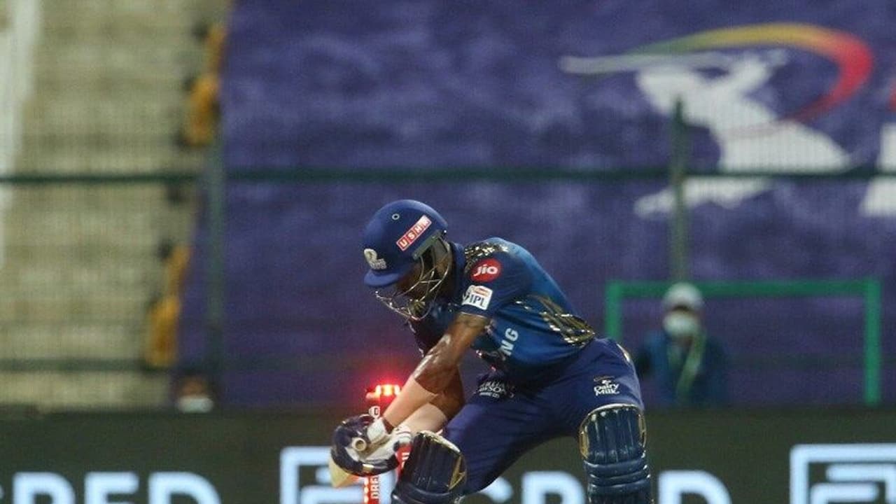 பந்தை அடிக்க சொன்னா ஸ்டம்ப்பை அடித்து செம காமெடி பண்ண பாண்டியா..! சிரிச்சே கண்ணுல தண்ணீர் வரவைக்கும் வீடியோ பந்தை அடிக்க சொன்னா ஸ்டம்ப்பை அடித்து செம காமெடி பண்ண பாண்டியா..! சிரிச்சே கண்ணுல தண்ணீர் வரவைக்கும் வீடியோ